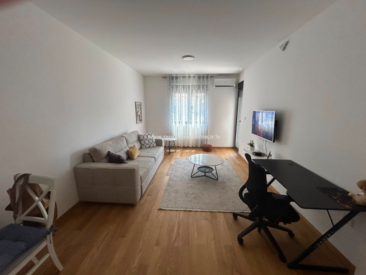 Izdavanje, jednosoban stan 47m2, City kvart, Podgorica